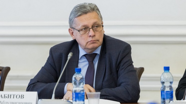 Рифат Сабитов призвал внимательнее пользоваться услугами связи