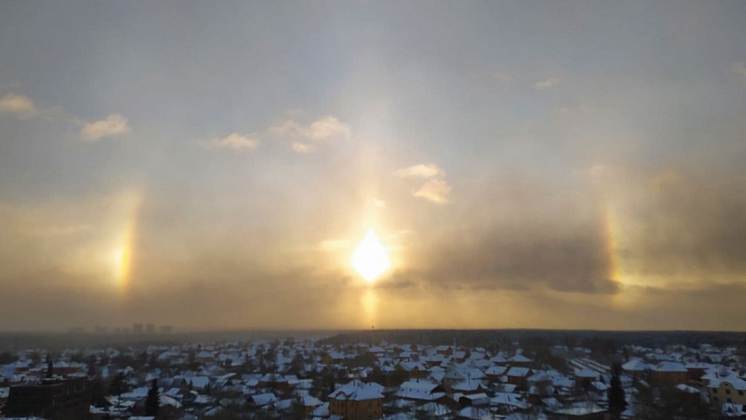 В Новосибирске предвестником морозов стало солнечное гало
