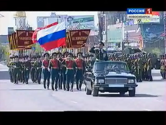 Парад Победы на площади Ленина в Новосибирске