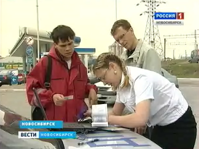 Новосибирские автоинспекторы ищут должников на новосибирских заправках