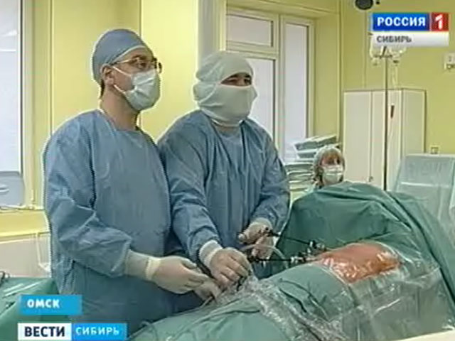 Омские хирурги провели первые операции с помощью нового эндоскопического оборудования