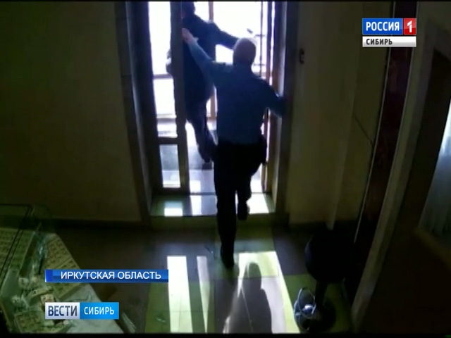Иркутский охранник голыми руками защитил ювелирный магазин от вооруженных налетчиков