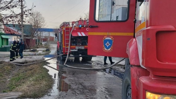Новосибирские следователи проводят проверку из-за гибели трёх мужчин в пожаре