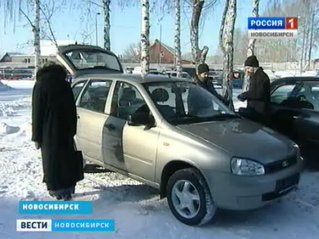 Многодетным родителям Новосибирской области вручили ключи от новых машин