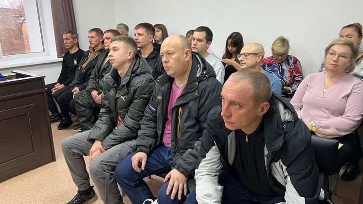 В Новосибирске суд наказал экс-инспекторов ГАИ и водителей эвакуаторов за взятки