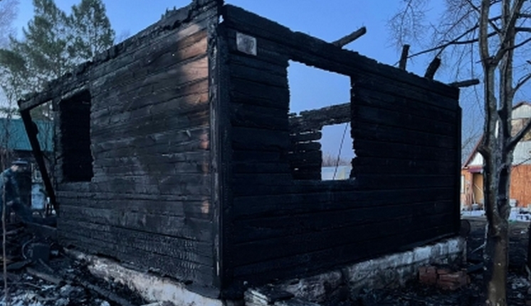 Под Новосибирском в пожаре погибли двое мужчин