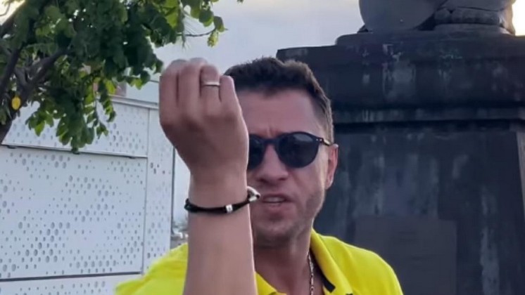 34-летний новосибирский актёр Павел Прилучный показал обручальное кольцо