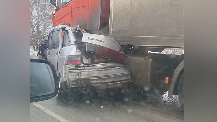 В Новосибирской области водитель и пассажирка погибли в ДТП 