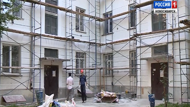 Реконструкцию дорог частного сектора и капремонт домов проводят в Дзержинском районе Новосибирска