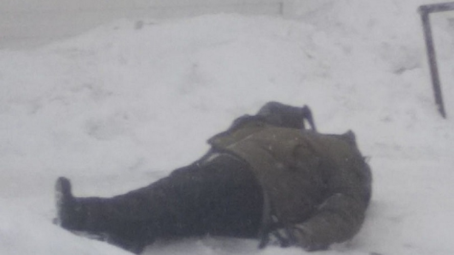 Мужчина умер на глазах у школьников в Новосибирске