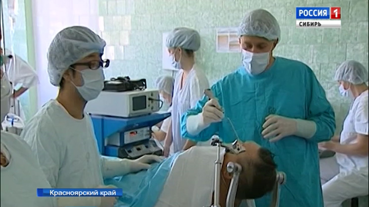 Сибирские хирурги удалили у пациента опухоль головного мозга без единого разреза