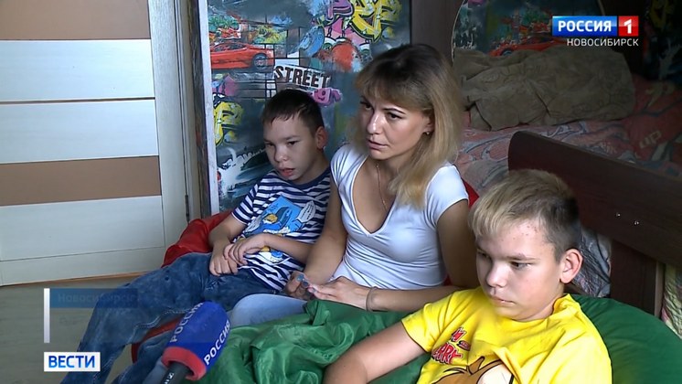 Мальчикам-близнецам из Новосибирска нужна помощь в борьбе с ДЦП