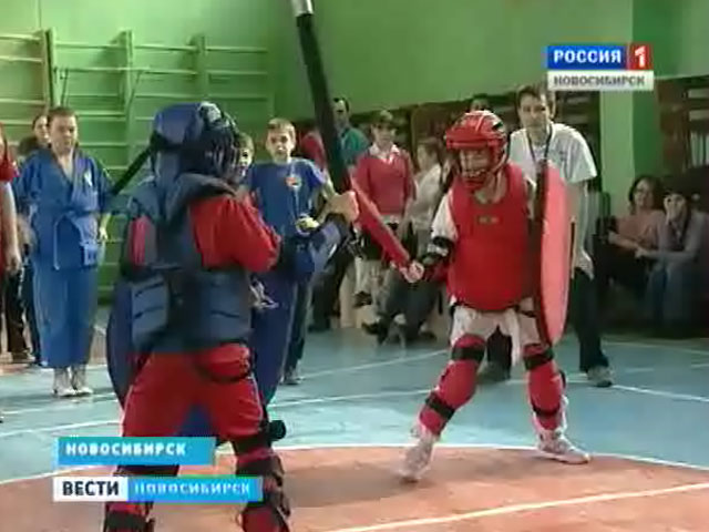 В Новосибирске прошли соревнования по современному бою на мечах