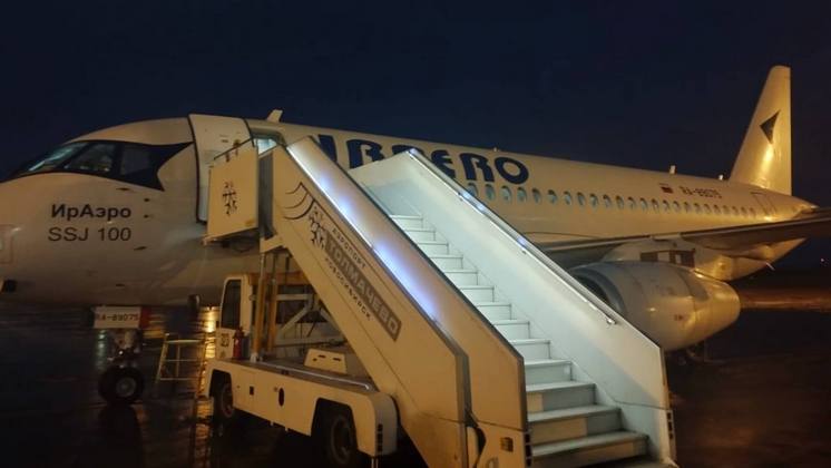 Вылетевший из Новосибирска в Якутию самолет вернулся обратно из-за неисправности