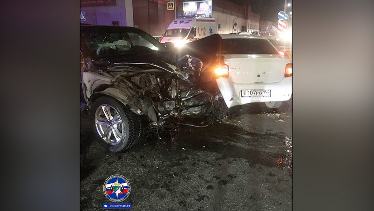 В Новосибирске четыре человека пострадали в ДТП на Бердском шоссе