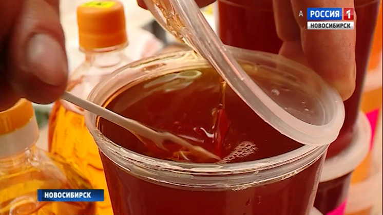 «Вести» узнали, как выбрать качественный мёд на новосибирском рынке