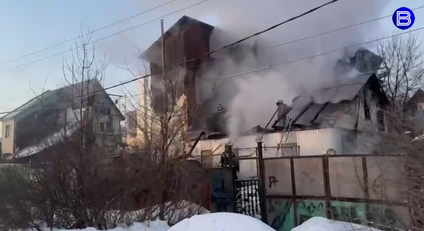 «Вести Новосибирск» узнали неожиданные подробности пожара в доме на улице Инской