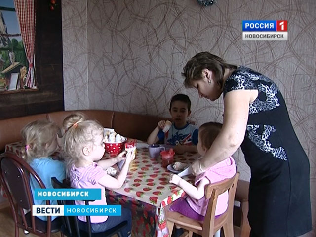 В Новосибирске приемные родители стали чаще брать на воспитание детей с ВИЧ