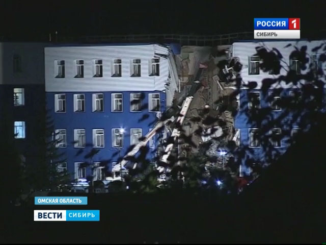 Четверо новосибирцев пострадали при обрушении казармы ВДВ в Омске