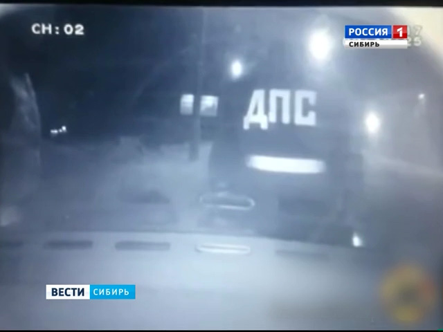 В Иркутске пьяный водитель протаранил полицейского, попытался скрыться и врезался в ограждение