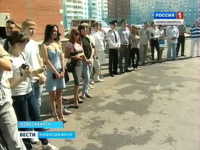 10 детей-сирот в Новосибирске получили ключи от собственного жилья