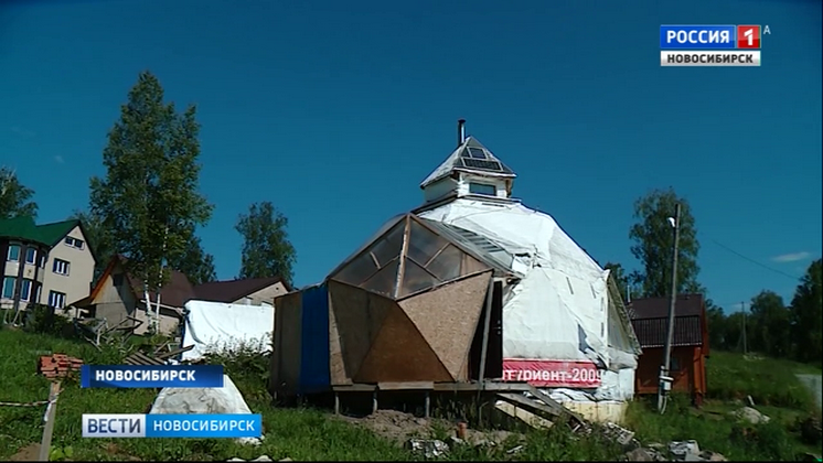 Программист из Академгородка на своем дачном участке строит купольный экодом