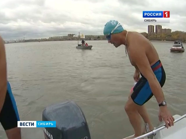 Новосибирские моржи совершили 8-километровый заплыв в честь скорого открытия Бугринского моста