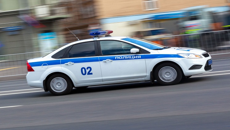 Пьяный водитель уходил от погони и врезался в магазин в Татарске