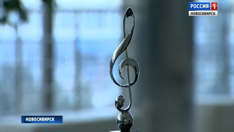 Настройщик  роялей из Новосибирской филармонии удостоен награды «Серебряный ключ»