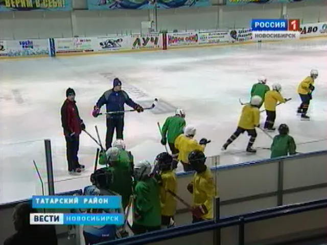 В Татарске после открытия ледового дворца спорта активно развивают хоккей