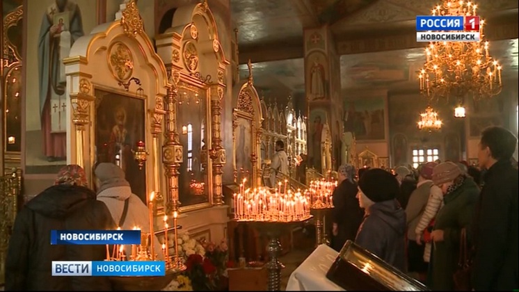 Православные новосибирцы отмечают Троицкую субботу