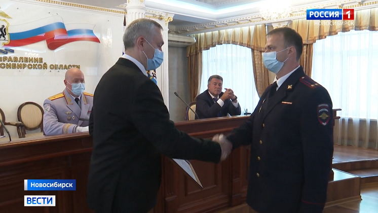 Андрей Травников поздравил новосибирских полицейских со 100-летием ГУ МВД региона