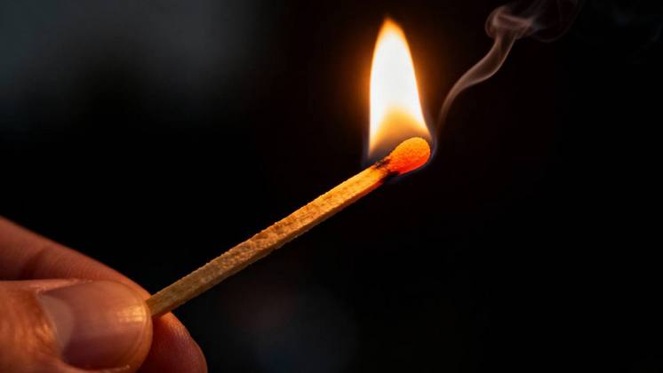 В Новосибирске задержали четверых подростков за поджоги вышек сотовой связи