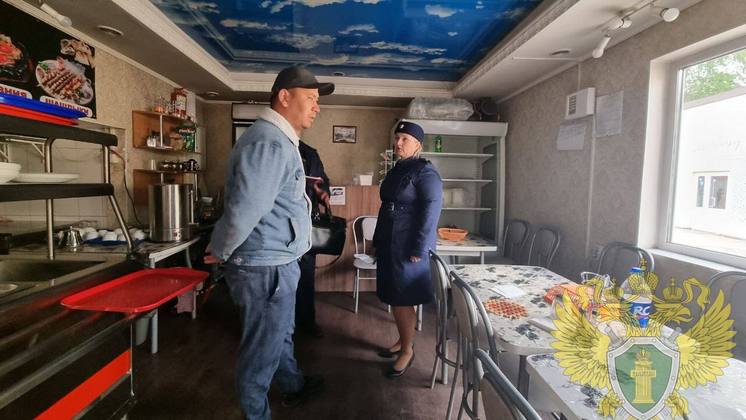 В Хилокском микрорайоне Новосибирска правоохранители закрыли нелегальные кафе