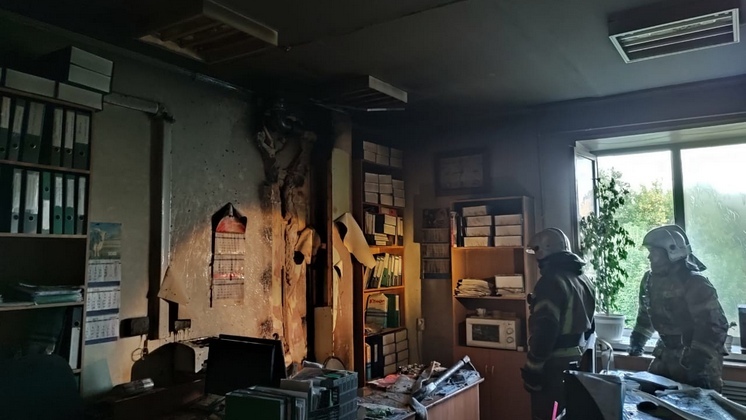  Люди эвакуировались из-за пожара в детской больнице в Новосибирске