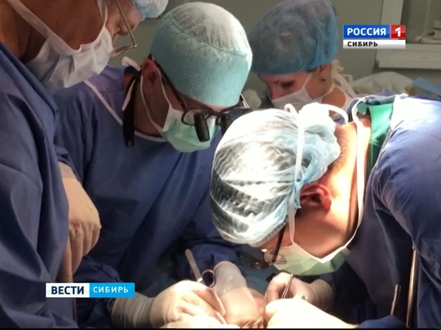 Барнаульские врачи впервые в крае провели операцию по пересадке печени