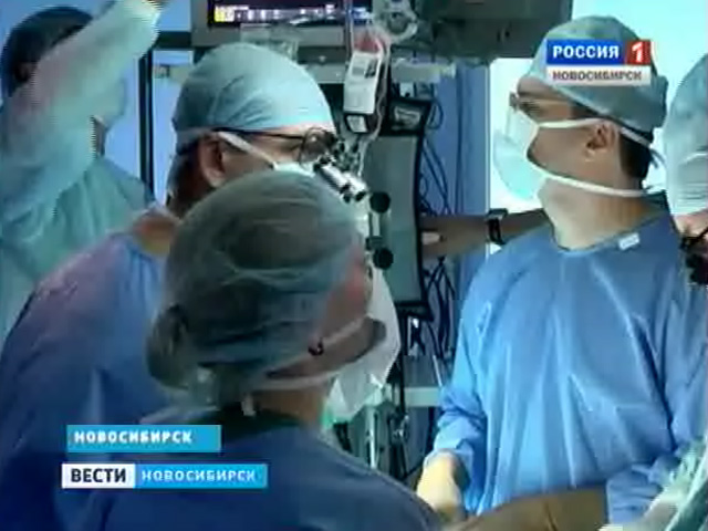 Новосибирские хирурги первыми в мире освоили уникальную технологию лечения порока сердца