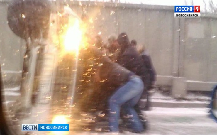 Снегопад спровоцировал множество ДТП в Новосибирске