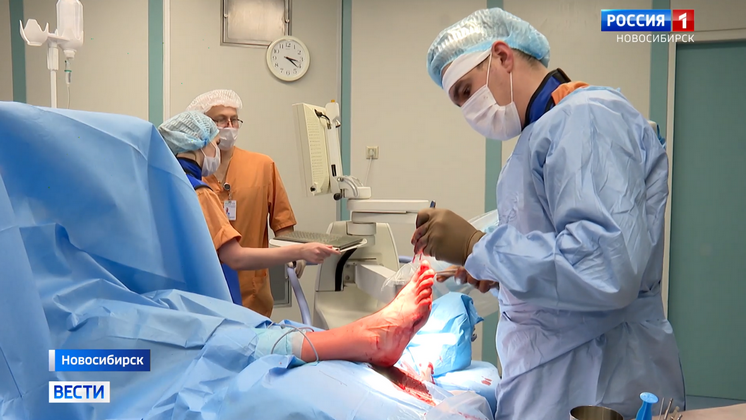 Новосибирские хирурги спасли ногу девушки после тяжелейшей травмы
