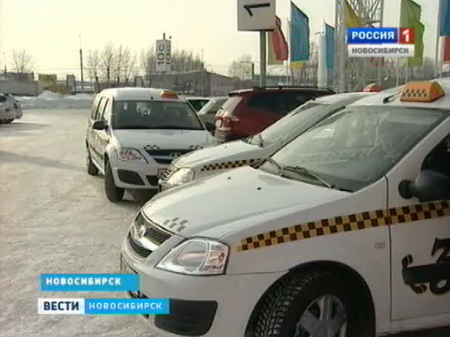 У одного из торговых центров Новосибирска из травматики обстреляли таксиста