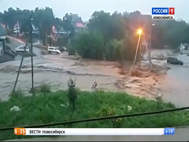 Новосибирские спасатели помогают устранить последствия тайфуна в Приморском крае