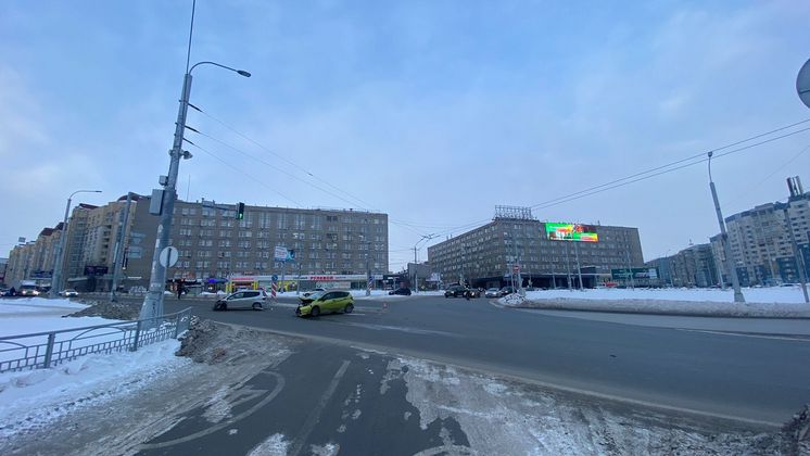 В Новосибирске женщину и 12-летнего мальчика доставили в больницу после аварии