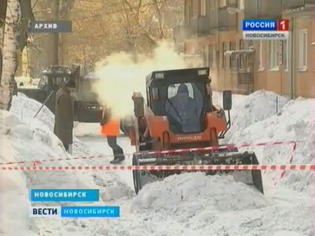 В Новосибирске решают, на кого лягут расходы по уборке снега во дворах домов