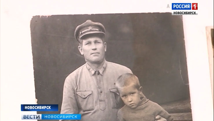 100-летний милицейский мундир показали в Новосибирске