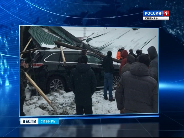 Рухнувшая крыша автостоянки в Норильске раздавила 30 дорогих автомобилей