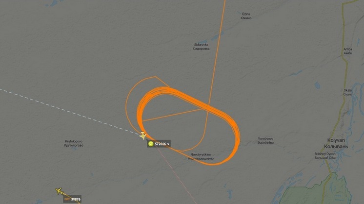 Вылетевший из Томска самолёт готовится к аварийной посадке в Новосибирске