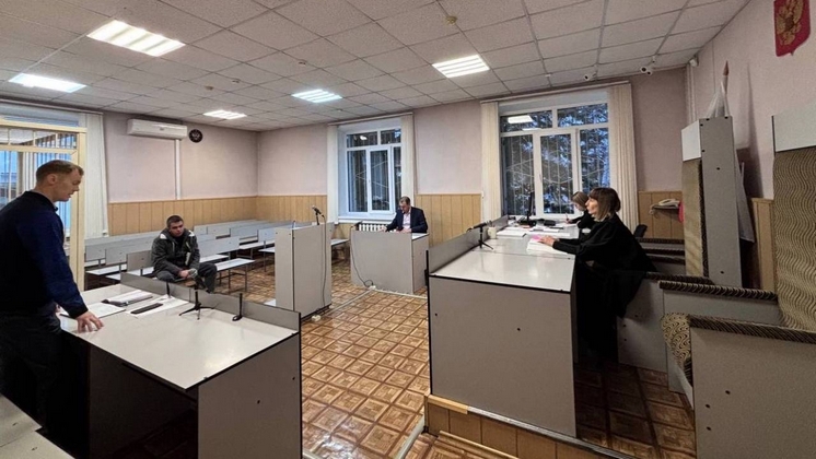 Новосибирца отправили на год в колонию за пьяную езду на питбайке