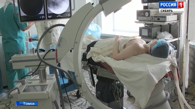 Уникальную операцию по удалению опухоли кости таза провели в Томске