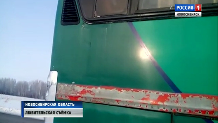 Автобус с 38 пассажирами столкнулся с легковушкой на трассе в Новосибирской области