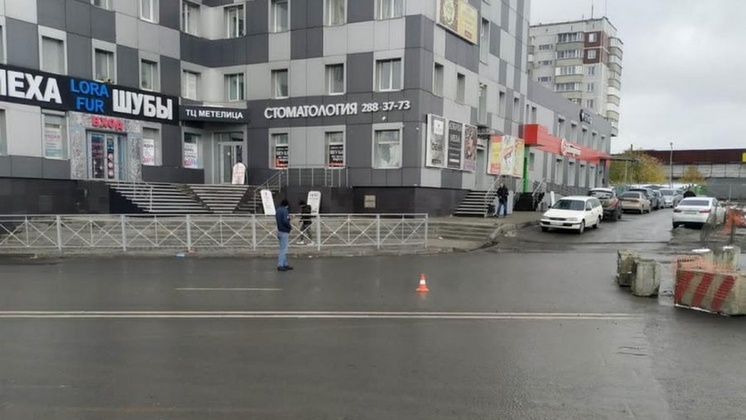 В Новосибирске на пешеходном переходе легковой автомобиль сбил пенсионера